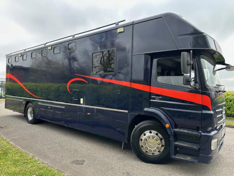 24-816-2008 Mercedes Benz 18 ton  Coach built by Olympic Coach builders. Stalled for 6 with smart living area, Power rear ramp.. Huge amount of external tack locker storage. Full tilt cab
