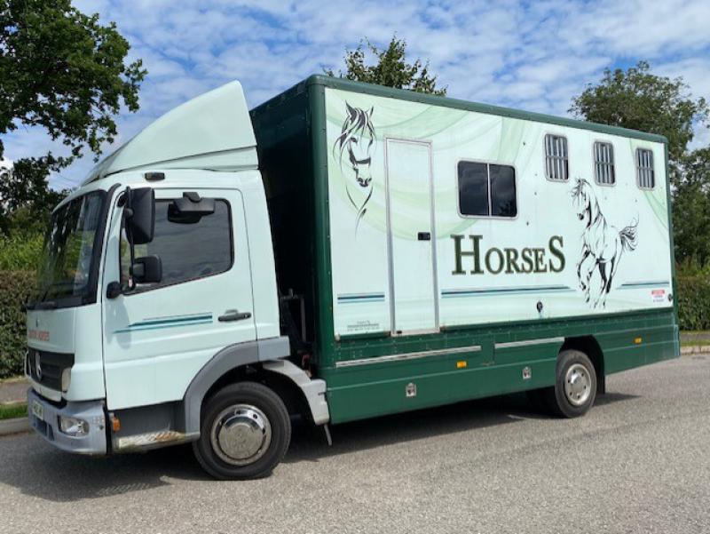 23-615-**NEW PRICE**  2005 Mercedes Benz Atego Automatic 7.5 Ton , Professional conversion by Midland Coach builders. Stalled for 3 with smart living, Full tilt cab. Rear air suspension . Very smart Horsebox