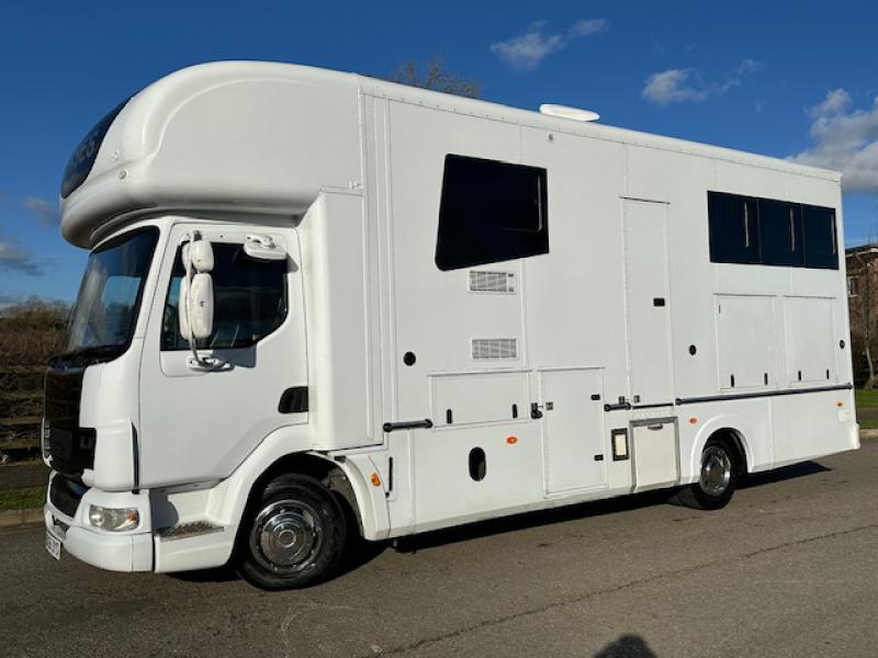 24-753-**NEW PRICE**  2006 Model 55 DAF LF 150 7.5 Ton Coach built by Bretherton Coach works. Stalled for 3. Full  luxury living with toilet and shower. Sleeping for 5. Full tilt cab. Smart horsebox