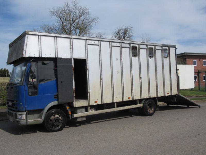 15-574-2002 Iveco Eurocargo 75E17 Professional Aluminium Horse transport JS body. Stalled for 4 . Changing area.