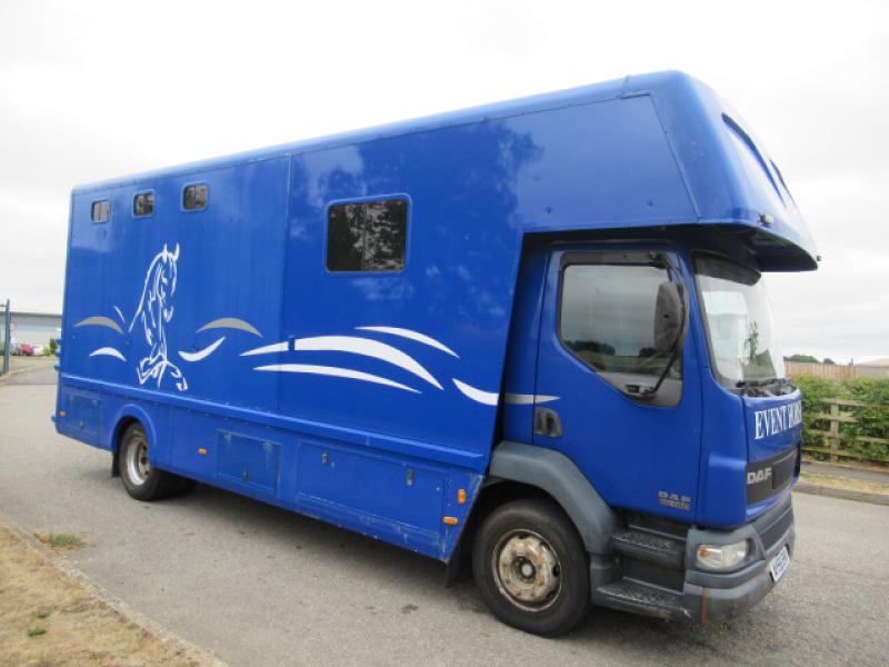 15-691-2006 DAF LF 55 180 13 Ton Coach built by Highbury Horseboxes. Stalled for 3 with smart living. Sleeping for 4.. Mot August 2023.. No external tack locker intruding into the horse area
