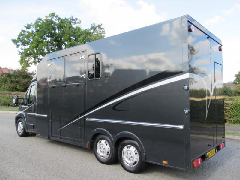 T Horseboxseller Horse Box 22359"