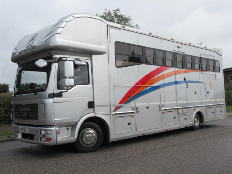 22-373-2007 MAN TGL 10 Ton Coach built by Annard. Stalled for 3. Smart luxurious living. Sleeping for 5. Full automatic chassis.. Only 45,829 Miles!