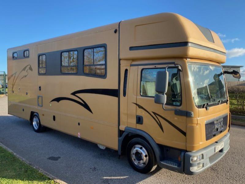 22-400-2008 MAN TGL Automatic 7.5 Ton Coach built by FVM Horseboxes. Stalled for 3. Smart spacious living, sleeping for 4. Toilet and shower. Rear air suspension... Full tilt cab... Excellent condition throughout