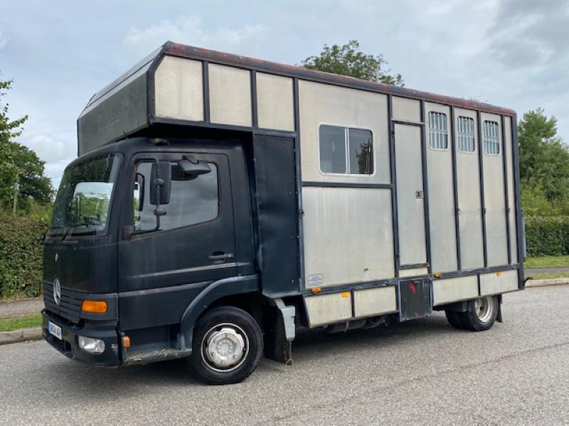 23-610-Compact 2004 Mercedes Benz Atego 7.5 Ton Coach built by Tristar Horseboxes. Stalled for 3. Smart changing area. Cut through cab.. Full tilt cab
