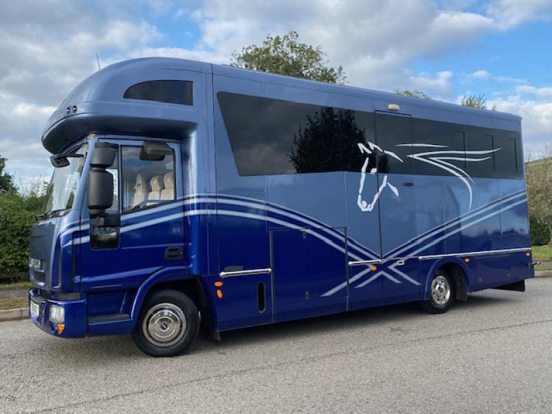23-656-BEAUTIFUL 7.5 Ton 2013 Iveco Eurocargo 75E17 Automatic Coach built by Whittaker coach builders. Whittaker Impact Model. Stalled for 3. Smart luxurious living. Sleeping for 4. Huge specification throughout. Only 49,057 Miles from new!  No external tack lockers intruding into the horse area.