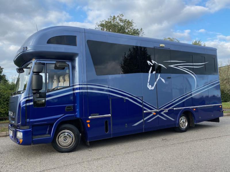 23-656-BEAUTIFUL 7.5 Ton 2013 Iveco Eurocargo 75E17 Automatic Coach built by Whittaker coach builders. Whittaker Impact Model. Stalled for 3. Smart luxurious living. Sleeping for 4. Huge specification throughout. Only 49,057 Miles from new!  No external tack lockers intruding into the horse area.