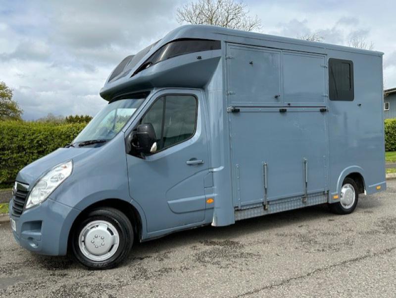 24-810-2018 Vauxhall Movano 3.5 Ton Coach built by Regent horseboxes. Long stall Model. Stalled for 2 rear facing. Smart changing area. High specification..