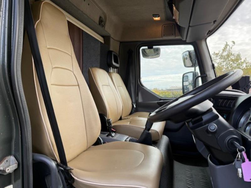 25-1222-2008 DAF LF 170 7.5 Ton, Professional conversion by Minster Coach builders. Stalled for 4 with smart living with toilet. Full tilt cab. Smart horsebox 25-1222-2008 DAF LF 170 7.5 Ton, Professional conversion by Minster Coach builders. Stalled for 4 with smart living with toilet. Full tilt cab. Smart horsebox