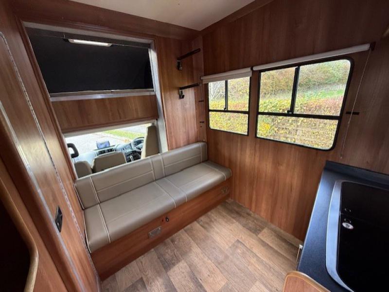 25-1222-2008 DAF LF 170 7.5 Ton, Professional conversion by Minster Coach builders. Stalled for 4 with smart living with toilet. Full tilt cab. Smart horsebox 25-1222-2008 DAF LF 170 7.5 Ton, Professional conversion by Minster Coach builders. Stalled for 4 with smart living with toilet. Full tilt cab. Smart horsebox