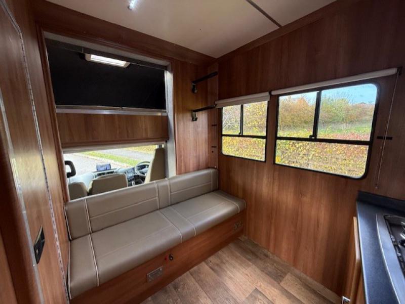 25-1222-2008 DAF LF 170 7.5 Ton, Professional conversion by Minster Coach builders. Stalled for 4 with smart living with toilet. Full tilt cab. Smart horsebox 25-1222-2008 DAF LF 170 7.5 Ton, Professional conversion by Minster Coach builders. Stalled for 4 with smart living with toilet. Full tilt cab. Smart horsebox