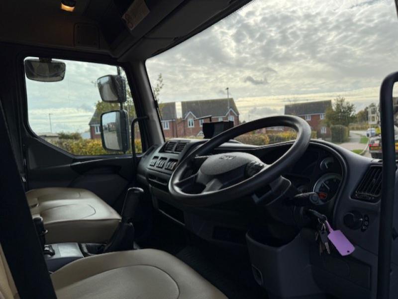 25-1222-2008 DAF LF 170 7.5 Ton, Professional conversion by Minster Coach builders. Stalled for 4 with smart living with toilet. Full tilt cab. Smart horsebox 25-1222-2008 DAF LF 170 7.5 Ton, Professional conversion by Minster Coach builders. Stalled for 4 with smart living with toilet. Full tilt cab. Smart horsebox