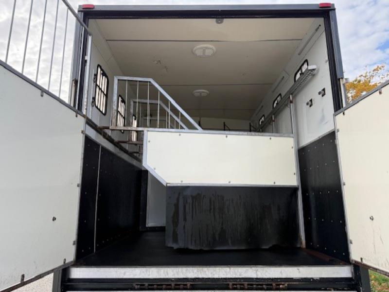 25-1222-2008 DAF LF 170 7.5 Ton, Professional conversion by Minster Coach builders. Stalled for 4 with smart living with toilet. Full tilt cab. Smart horsebox 25-1222-2008 DAF LF 170 7.5 Ton, Professional conversion by Minster Coach builders. Stalled for 4 with smart living with toilet. Full tilt cab. Smart horsebox