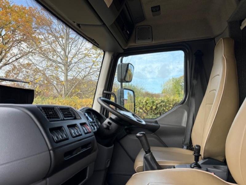 25-1222-2008 DAF LF 170 7.5 Ton, Professional conversion by Minster Coach builders. Stalled for 4 with smart living with toilet. Full tilt cab. Smart horsebox 25-1222-2008 DAF LF 170 7.5 Ton, Professional conversion by Minster Coach builders. Stalled for 4 with smart living with toilet. Full tilt cab. Smart horsebox