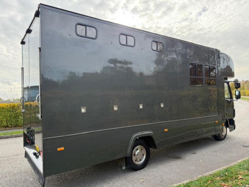 25-1222-2008 DAF LF 170 7.5 Ton, Professional conversion by Minster Coach builders. Stalled for 4 with smart living with toilet. Full tilt cab. Smart horsebox 25-1222-2008 DAF LF 170 7.5 Ton, Professional conversion by Minster Coach builders. Stalled for 4 with smart living with toilet. Full tilt cab. Smart horsebox