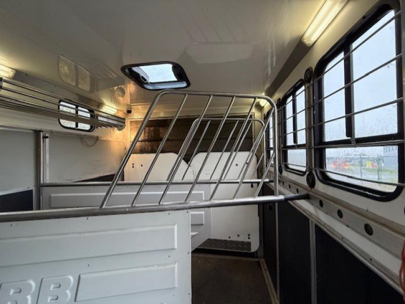 25-1223-Compact 7.5 Ton 2002 Iveco Eurocargo 75E17  Coach built by PRB coach builders. Stalled for 3. Smart living with sleeping for 2. No external tack locker intruding into the horse area. Toilet and shower. 21 ft length 25-1223-Compact 7.5 Ton 2002 Iveco Eurocargo 75E17  Coach built by PRB coach builders. Stalled for 3. Smart living with sleeping for 2. No external tack locker intruding into the horse area. Toilet and shower. 21 ft length