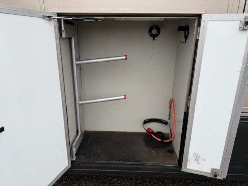 25-1223-Compact 7.5 Ton 2002 Iveco Eurocargo 75E17  Coach built by PRB coach builders. Stalled for 3. Smart living with sleeping for 2. No external tack locker intruding into the horse area. Toilet and shower. 21 ft length 25-1223-Compact 7.5 Ton 2002 Iveco Eurocargo 75E17  Coach built by PRB coach builders. Stalled for 3. Smart living with sleeping for 2. No external tack locker intruding into the horse area. Toilet and shower. 21 ft length