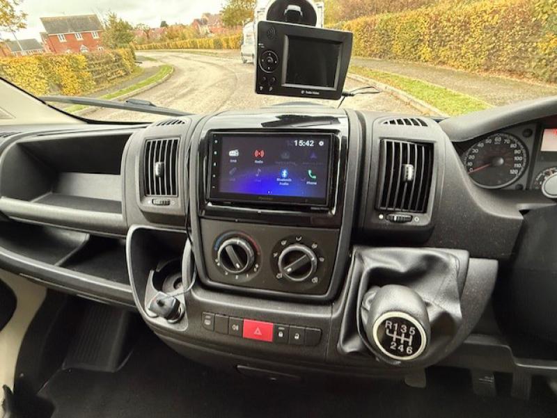 25-1226-2013 62  Peugeot Boxer 3.5 Ton Crew cab. JSW Coach build. Full wall between horse area and changing area with Hob/Sink. Only 15,000 miles... LIKE NEW! 25-1226-2013 62  Peugeot Boxer 3.5 Ton Crew cab. JSW Coach build. Full wall between horse area and changing area with Hob/Sink. Only 15,000 miles... LIKE NEW!