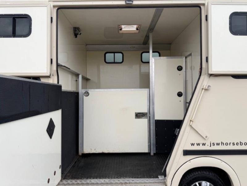 25-1226-2013 62  Peugeot Boxer 3.5 Ton Crew cab. JSW Coach build. Full wall between horse area and changing area with Hob/Sink. Only 15,000 miles... LIKE NEW! 25-1226-2013 62  Peugeot Boxer 3.5 Ton Crew cab. JSW Coach build. Full wall between horse area and changing area with Hob/Sink. Only 15,000 miles... LIKE NEW!