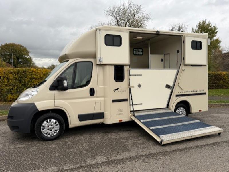 25-1226-2013 62  Peugeot Boxer 3.5 Ton Crew cab. JSW Coach build. Full wall between horse area and changing area with Hob/Sink. Only 15,000 miles... LIKE NEW! 25-1226-2013 62  Peugeot Boxer 3.5 Ton Crew cab. JSW Coach build. Full wall between horse area and changing area with Hob/Sink. Only 15,000 miles... LIKE NEW!