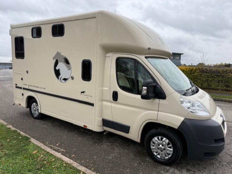 25-1226-2013 62  Peugeot Boxer 3.5 Ton Crew cab. JSW Coach build. Full wall between horse area and changing area with Hob/Sink. Only 15,000 miles... LIKE NEW! 25-1226-2013 62  Peugeot Boxer 3.5 Ton Crew cab. JSW Coach build. Full wall between horse area and changing area with Hob/Sink. Only 15,000 miles... LIKE NEW!